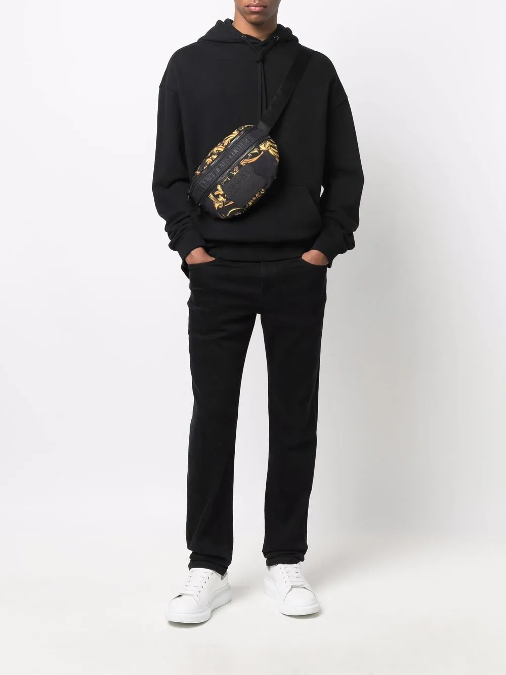 фото Versace jeans couture поясная сумка с принтом regalia baroque