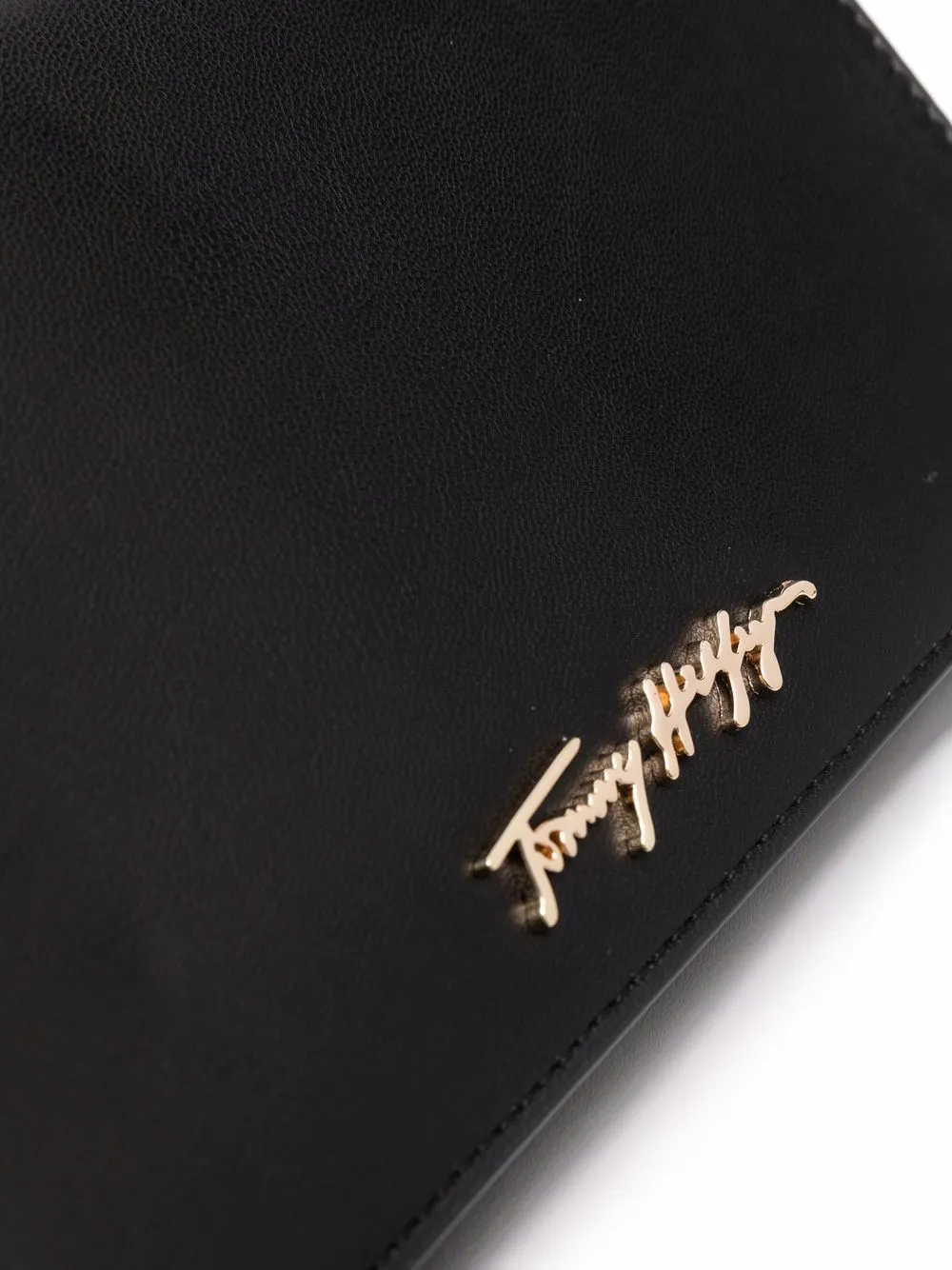 фото Tommy hilfiger сумка iconic crossover sign