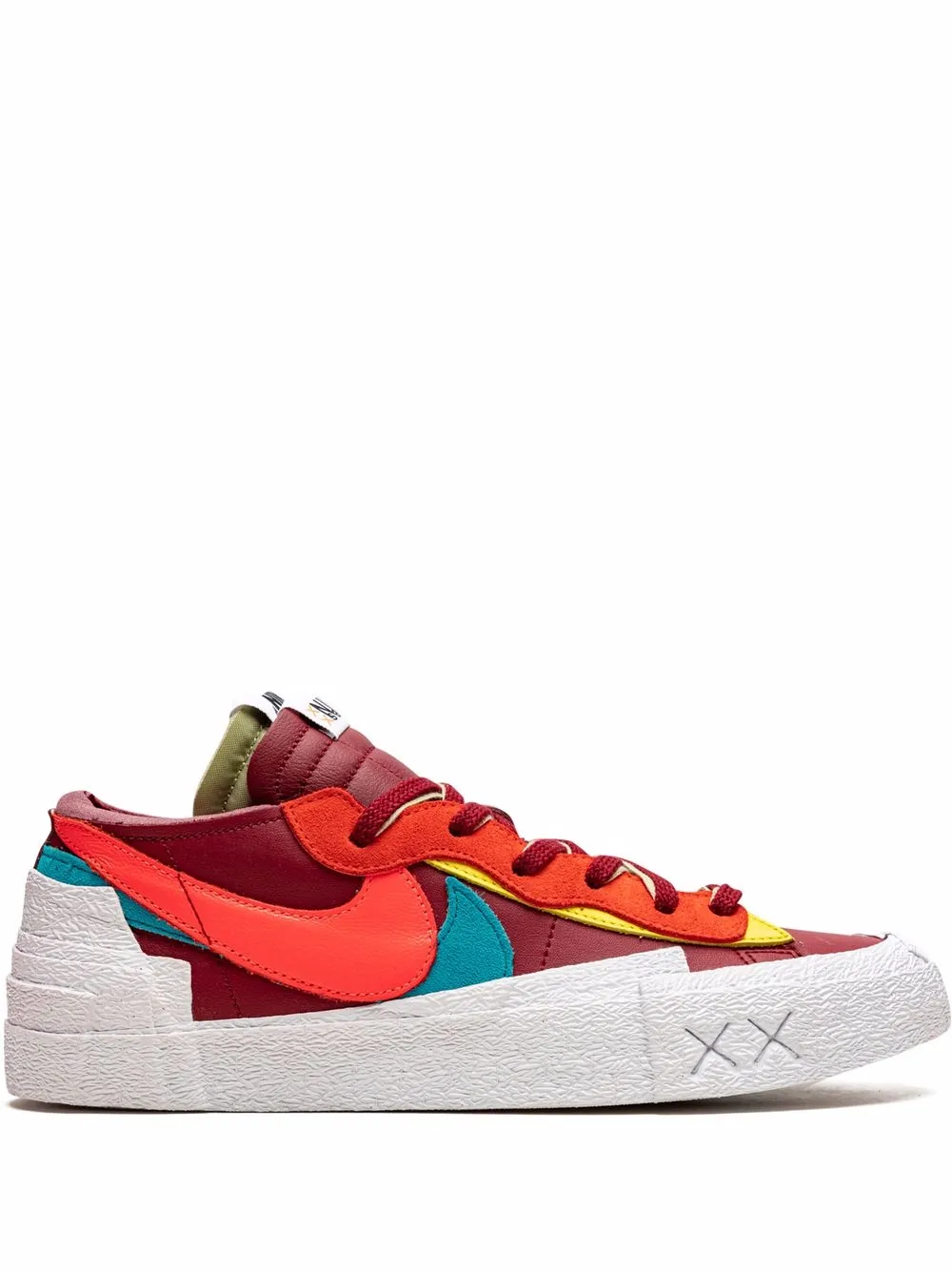 

Nike tenis Blazer Low de Nike x Sacai x KAWS - Rojo