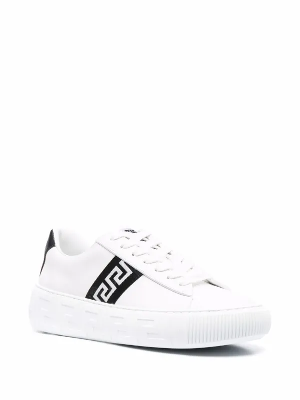 【関税&送料込み】Versace Greca Low-Top Sneakers Versace Greca low-top Sneakers | White | FARFETCH