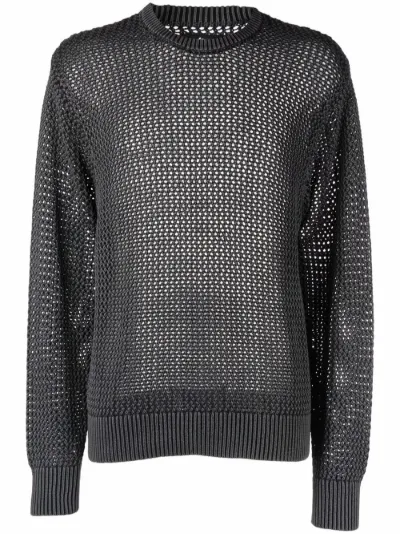 loose-knit long-sleeved sweater 