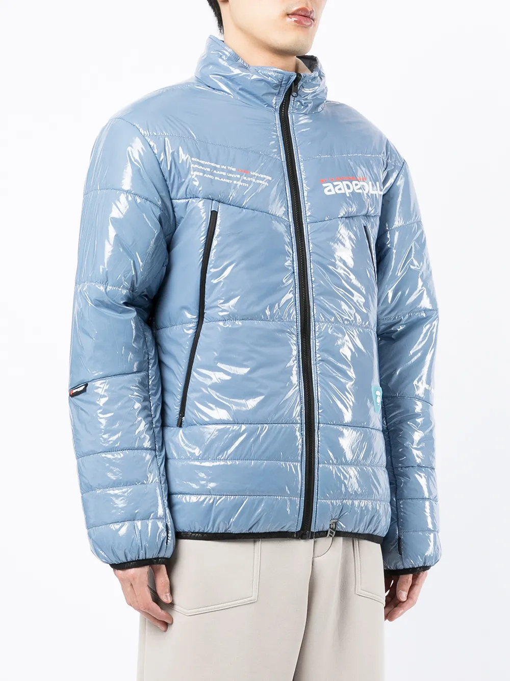 фото Aape by *a bathing ape® глянцевый пуховик с логотипом