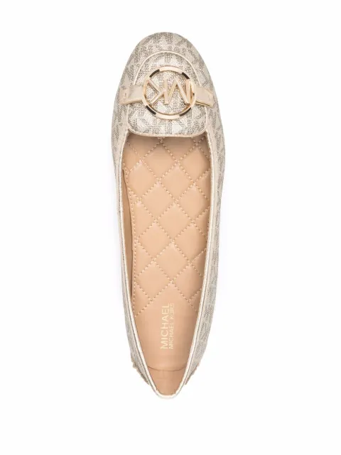 lillie logo moccasin