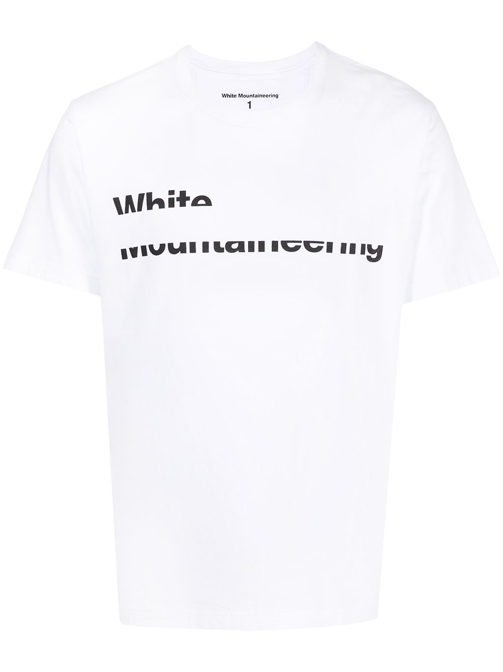 

White Mountaineering playera con logo en el pecho - Blanco