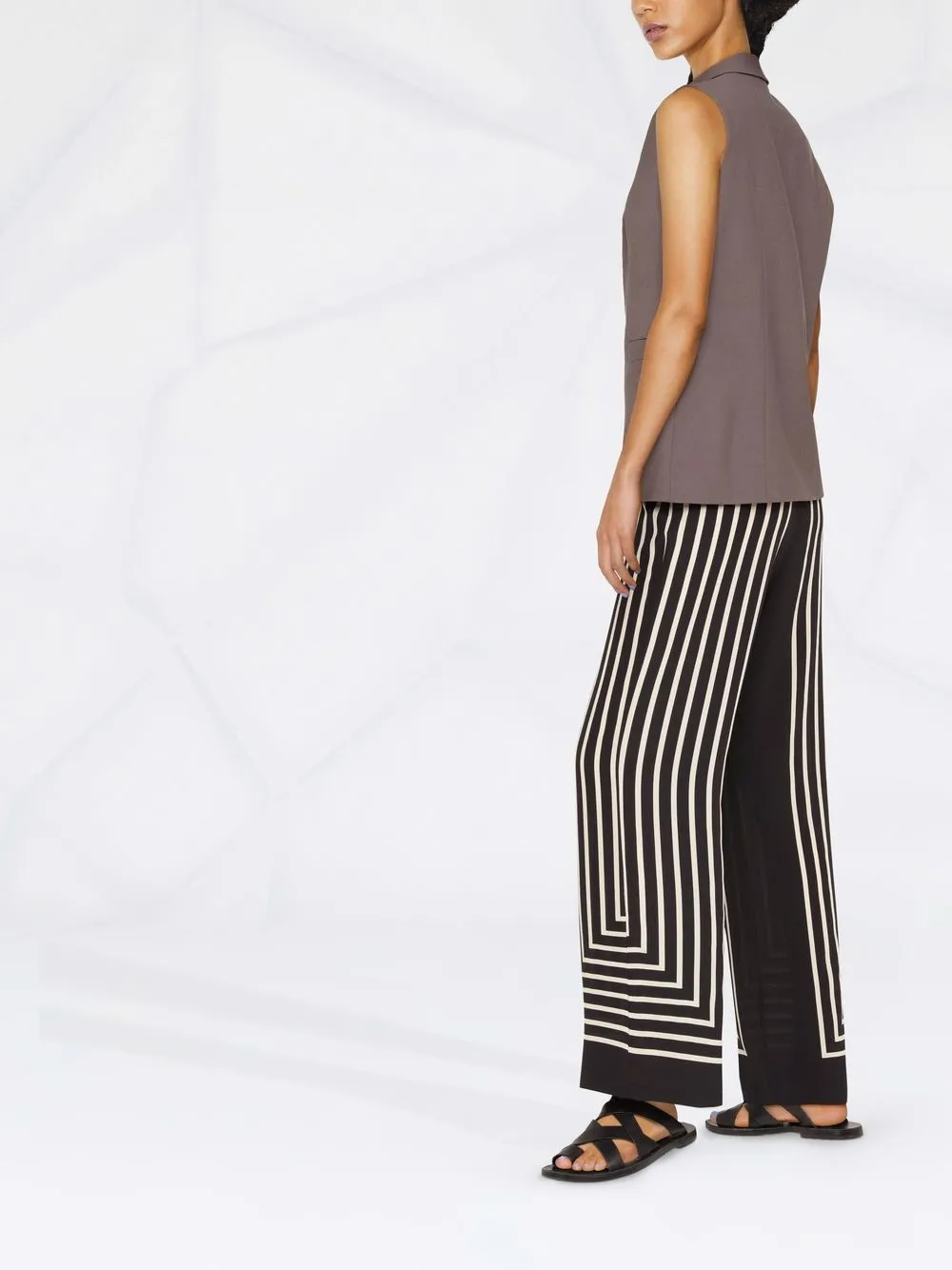 фото Closed жилет с логотипом