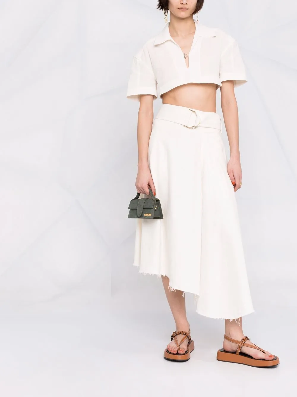 фото Jacquemus маленькая сумка через плечо le bambino