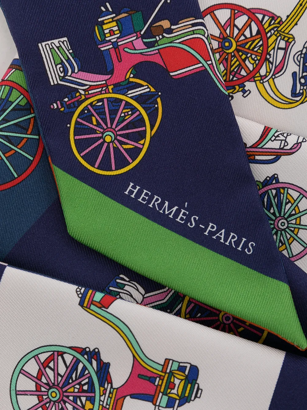 фото Hermès шелковый платок 2010-2020 годов с принтом