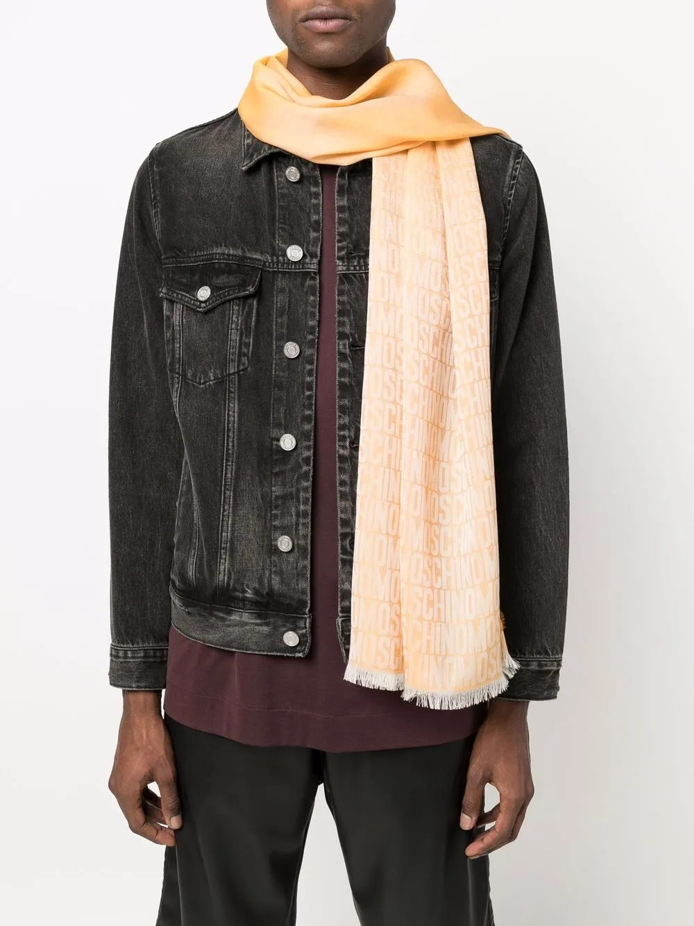 фото Moschino шарф с бахромой и логотипом