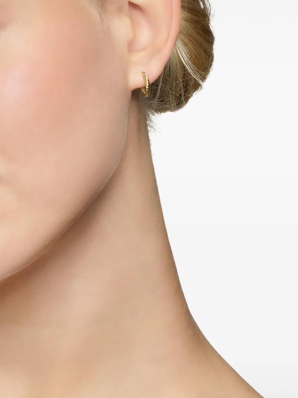 David Yurman 18kt yellow gold Sculpted Cable Micro huggie hoop earrings (10.7mm) | Image 2