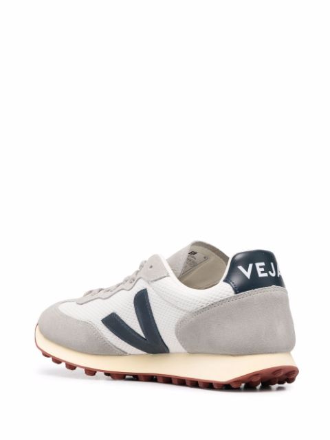 veja golf shoes