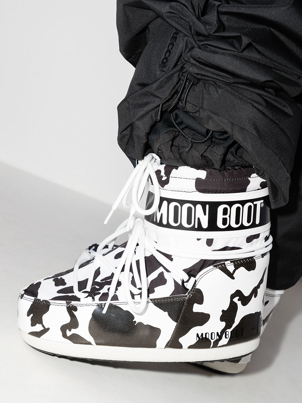 фото Moon boot moon boot mars cow prnt flt bt rtoe lgo