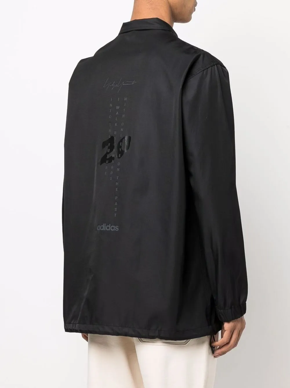 фото Y-3 куртка с логотипом