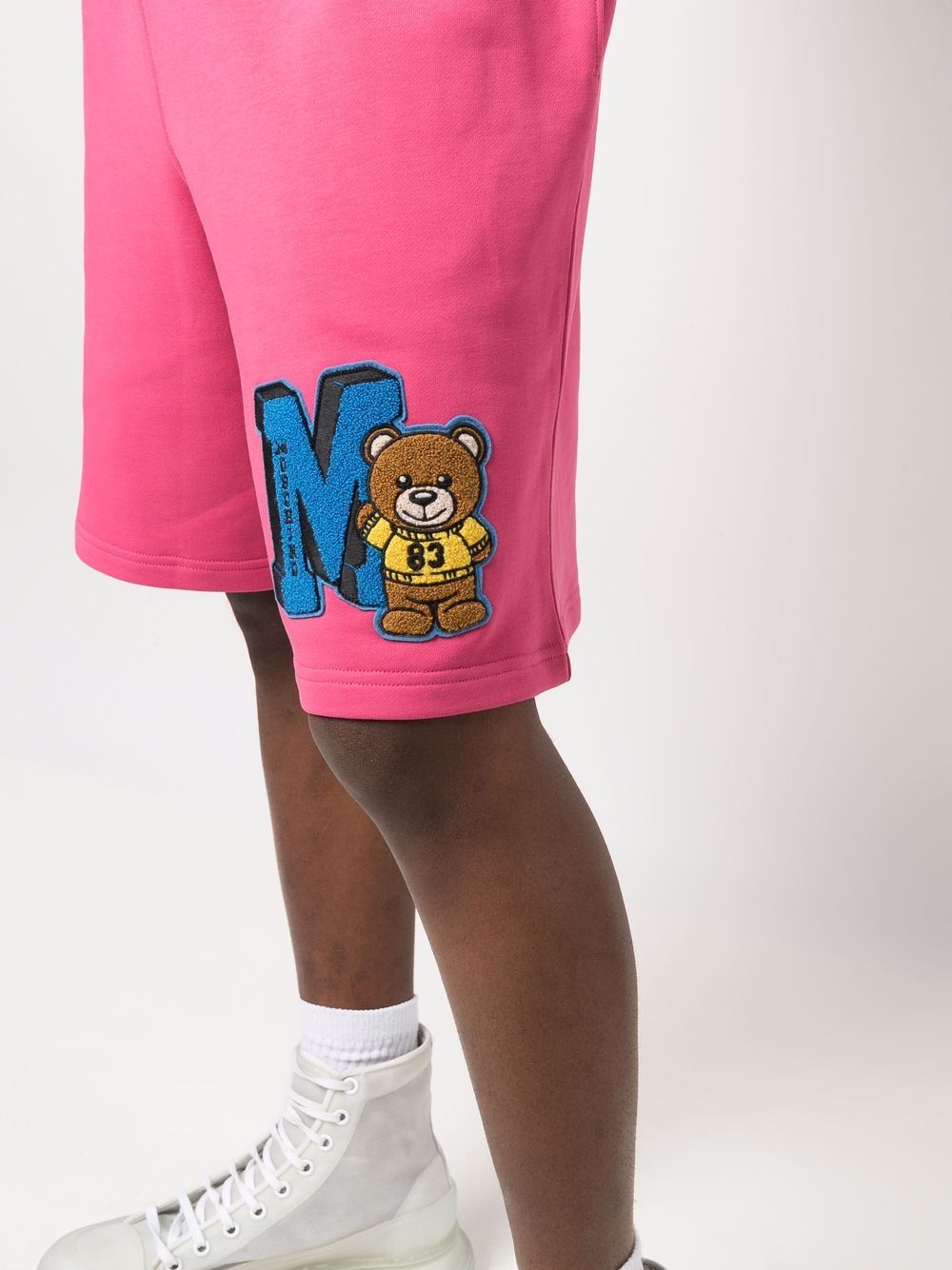 фото Moschino спортивные шорты с монограммой