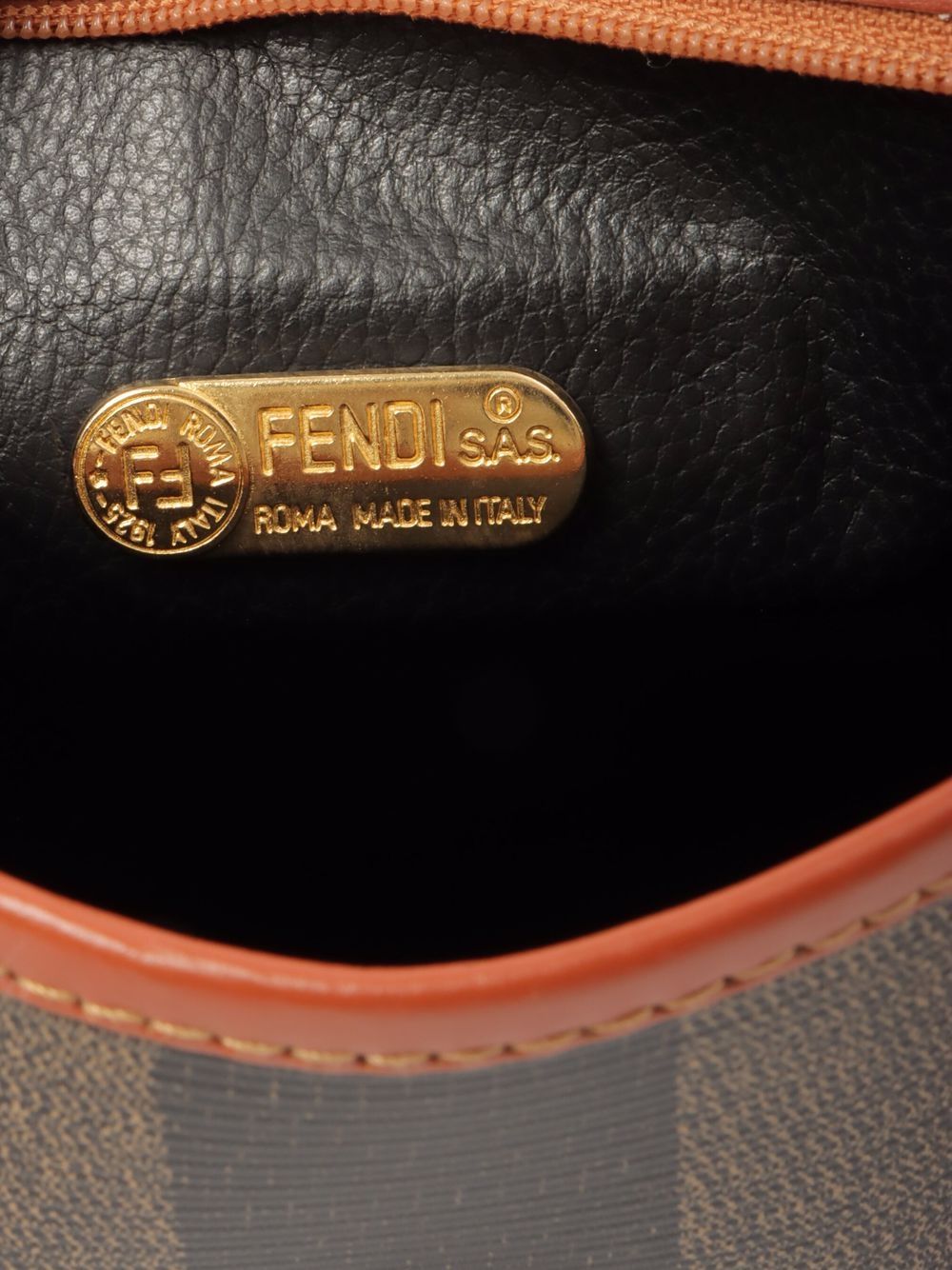 фото Fendi pre-owned сумка на плечо pequin с нашивкой-логотипом