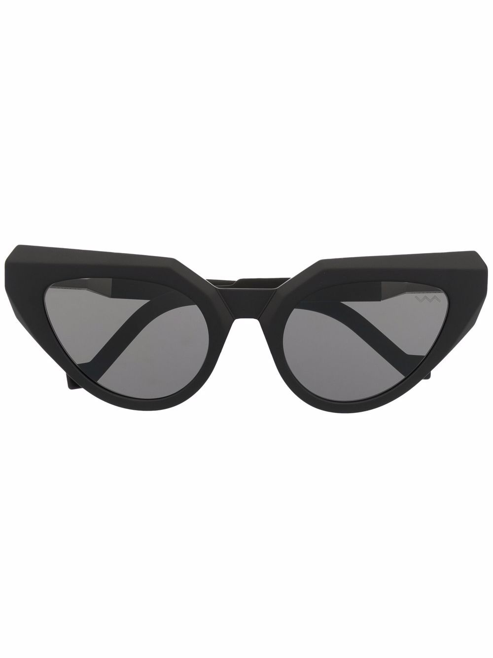 cat-eye frame sunglasses