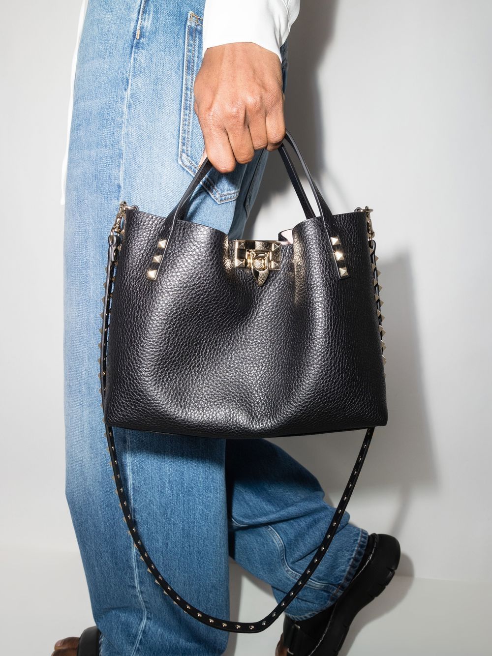 Rockstud Leather Tote Bag in Black - Valentino Garavani