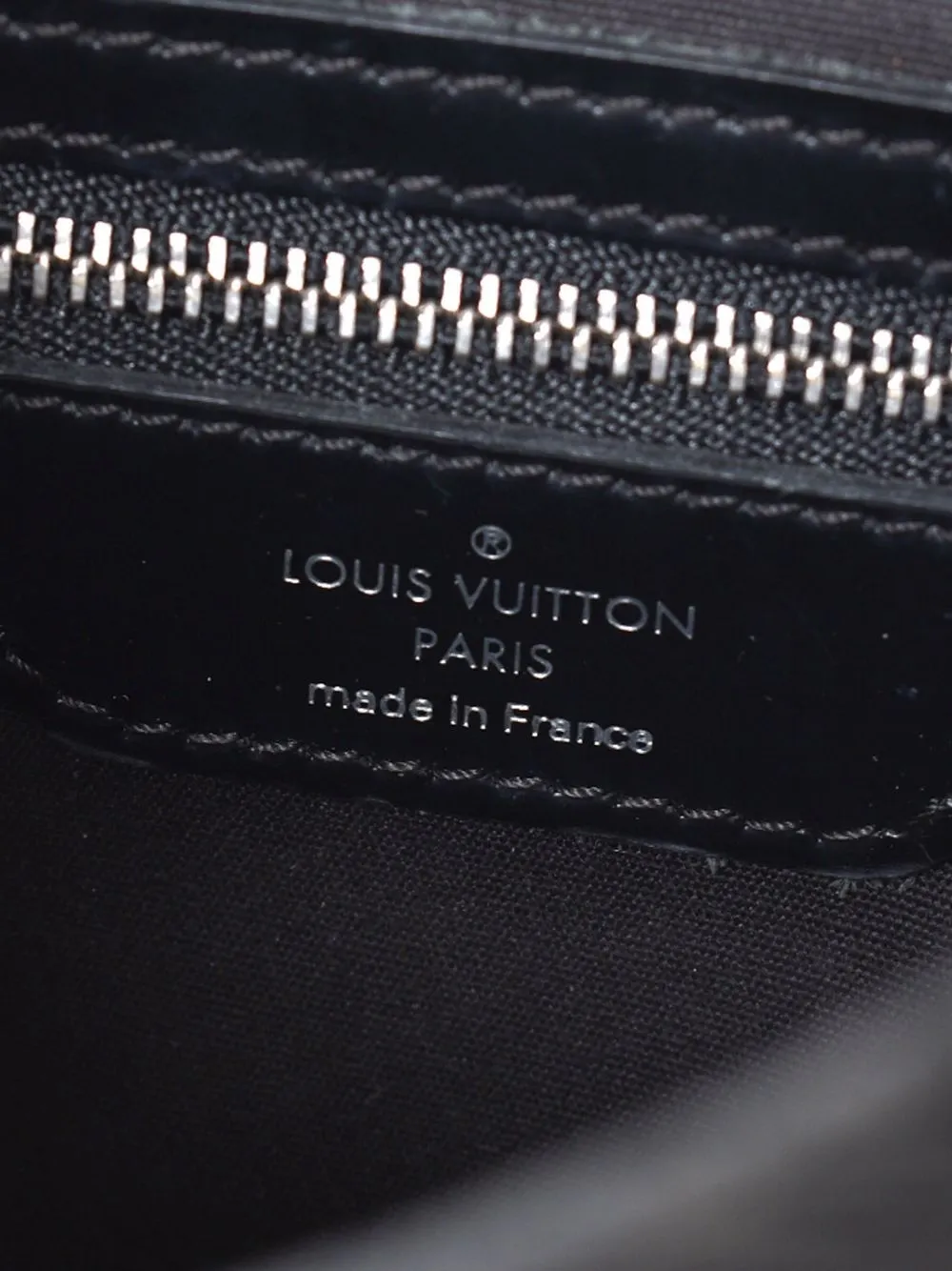 фото Louis vuitton сумка montaigne pre-owned