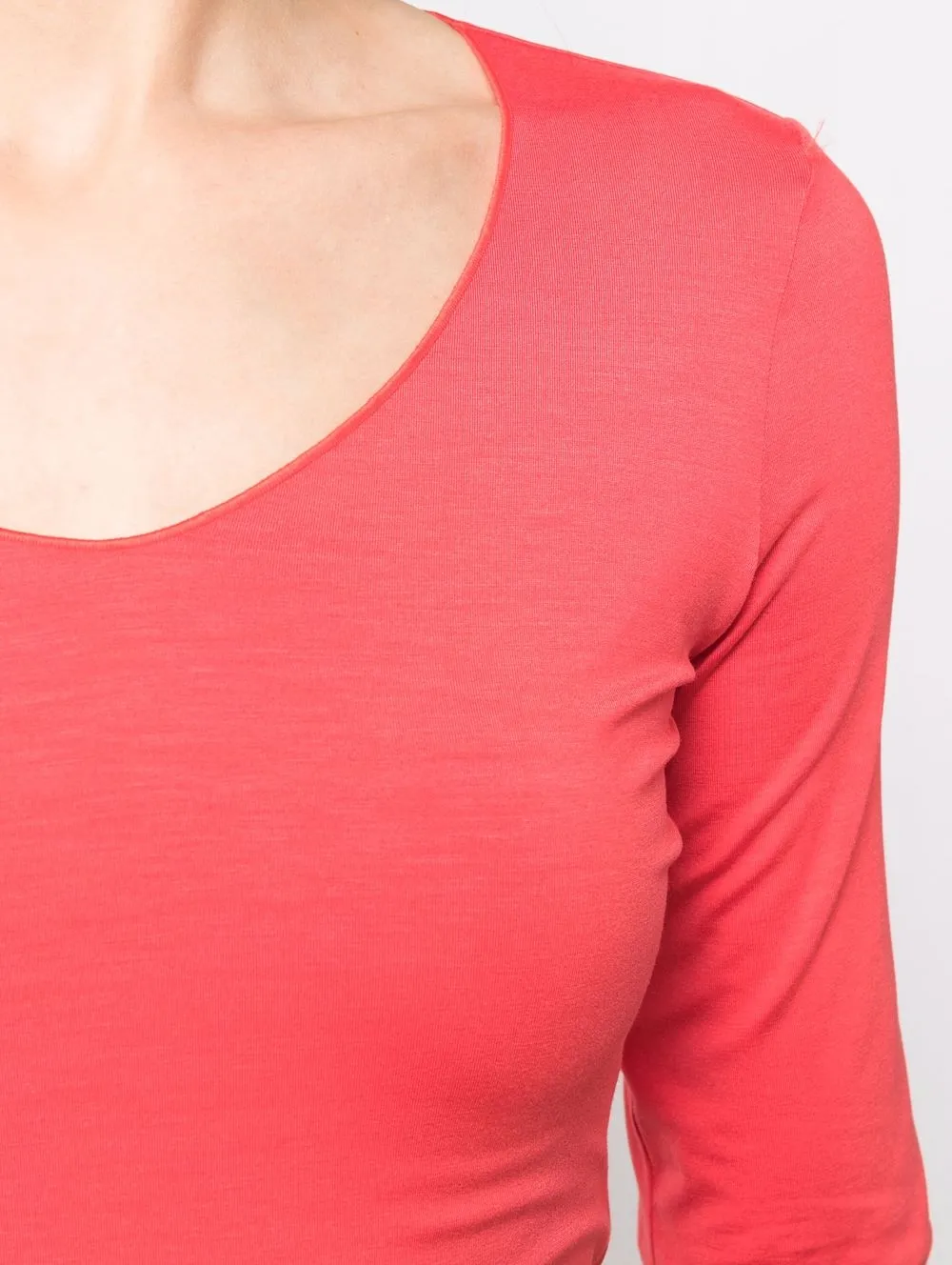 фото Emporio armani футболка с u-образным вырезом