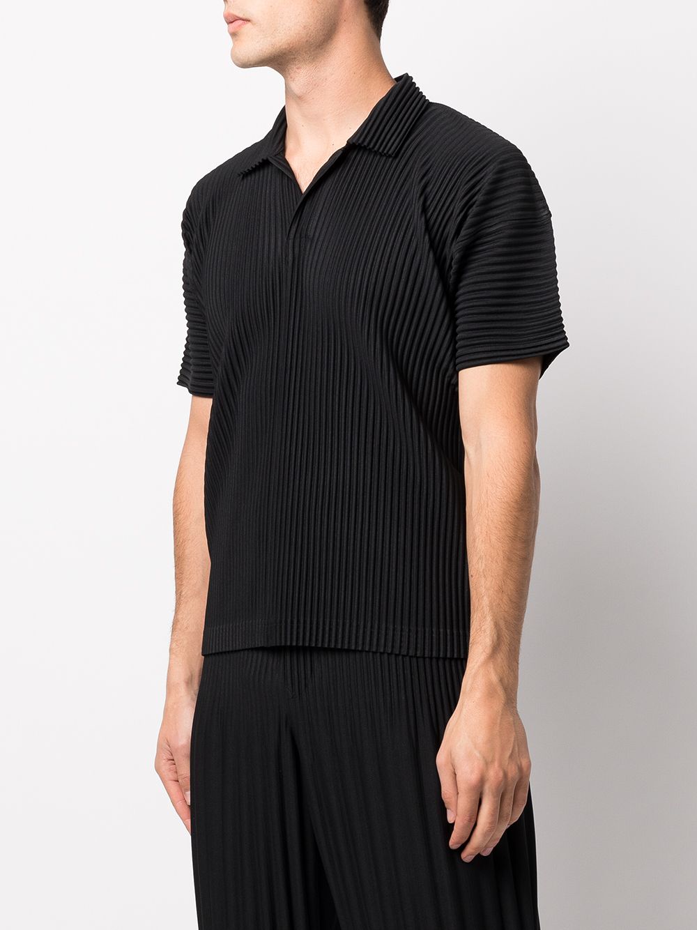 фото Homme plissé issey miyake short-sleeved pleated polo shirt