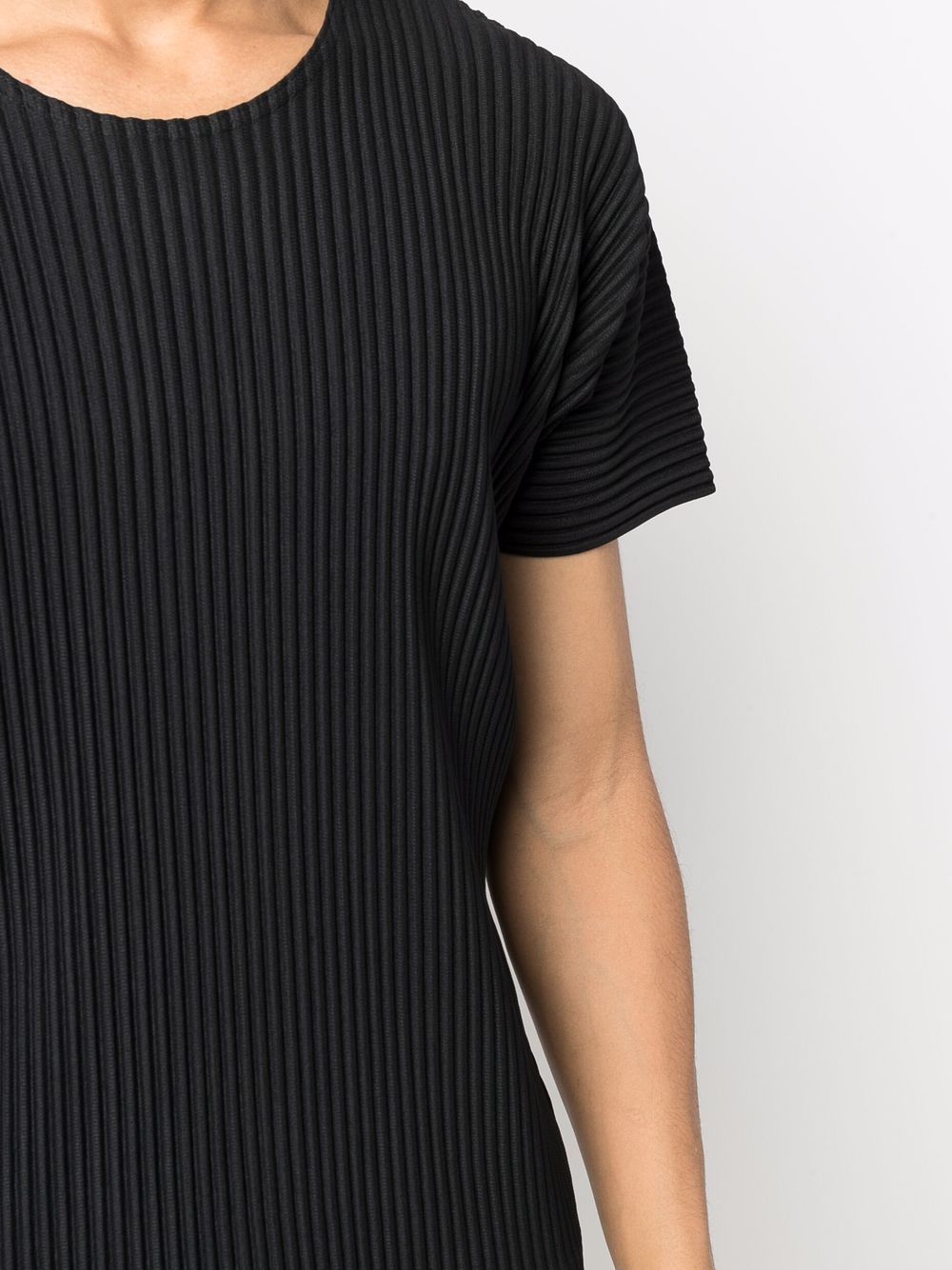 фото Homme plissé issey miyake full-pleat crewneck t-shirt