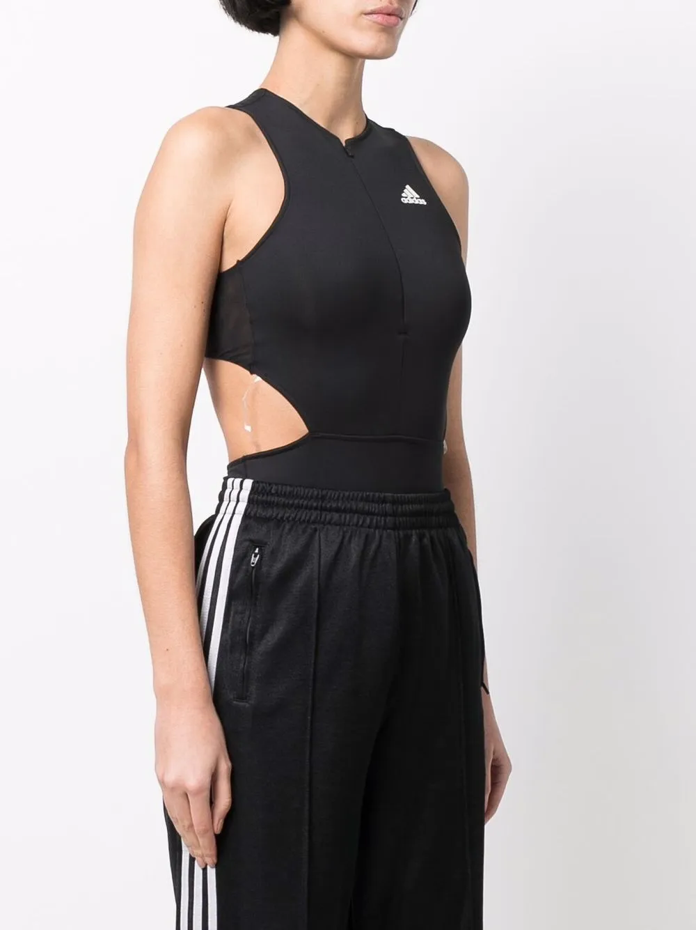 фото Adidas слитный купальник с логотипом и вырезами