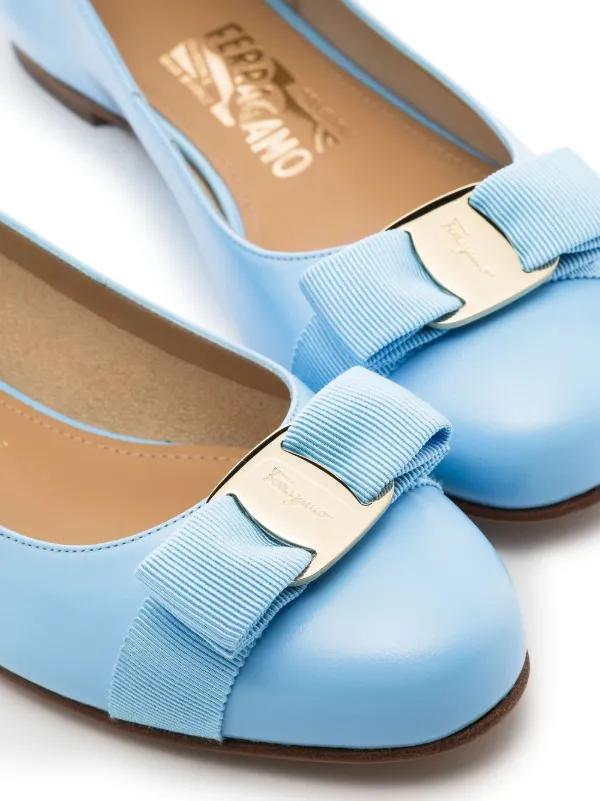 Ferragamo ブルー　バレエシューズ リボン付き FERRAGAMO フェラガモ バレエシューズ リボン 靴 Salvatore