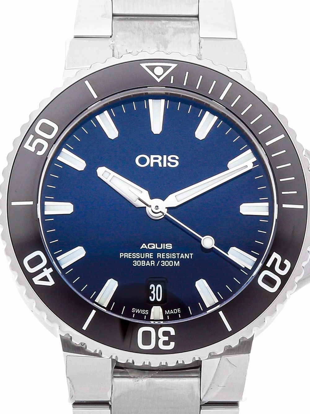 фото Oris наручные часы aquis date pre-owned 39 мм