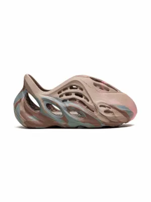 adidas gazelle silver green womens Adidas Yeezy Slide Resin main image 0