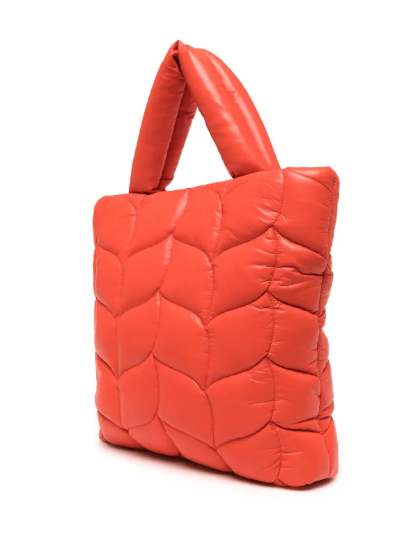 red lipstick in my white valentino bolsa