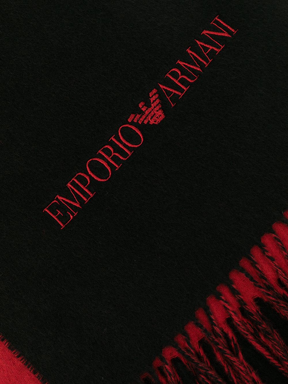 фото Emporio armani шарф с бахромой