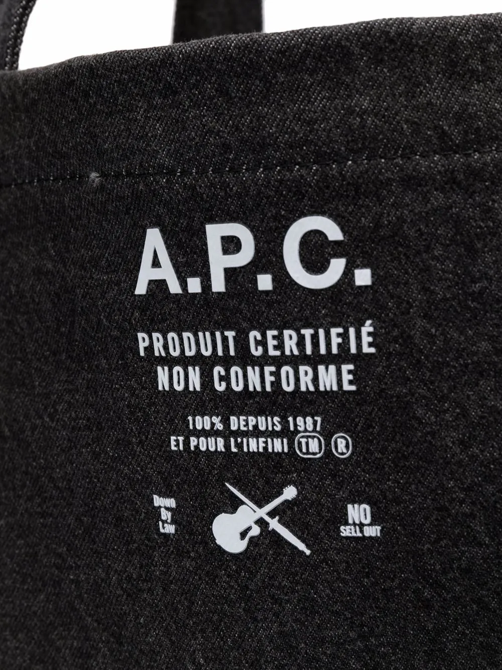 фото A.p.c. большая сумка-тоут с логотипом