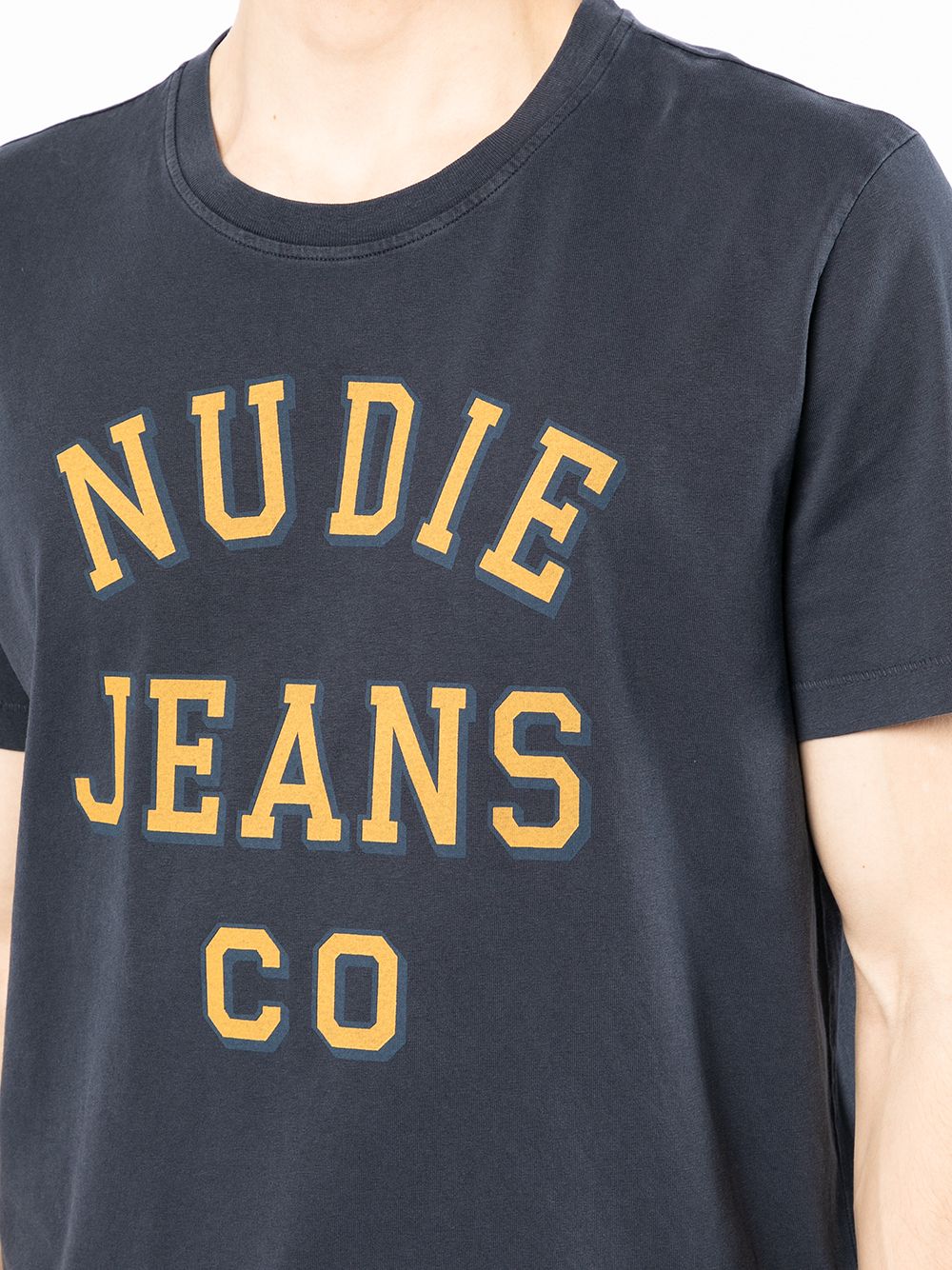 фото Nudie jeans футболка с логотипом