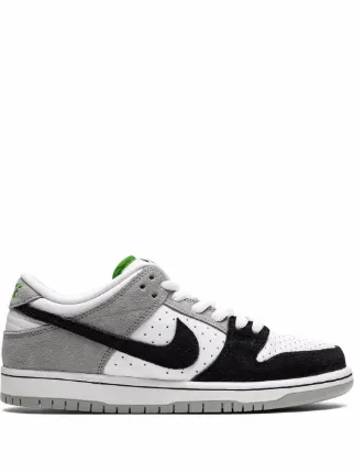Nike SB Dunk Low スニーカー | グレー | FARFETCH JP