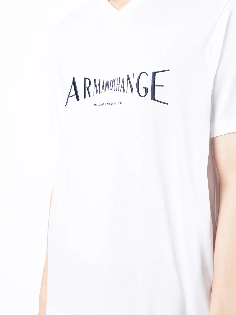 фото Armani exchange футболка с v-образным вырезом и логотипом