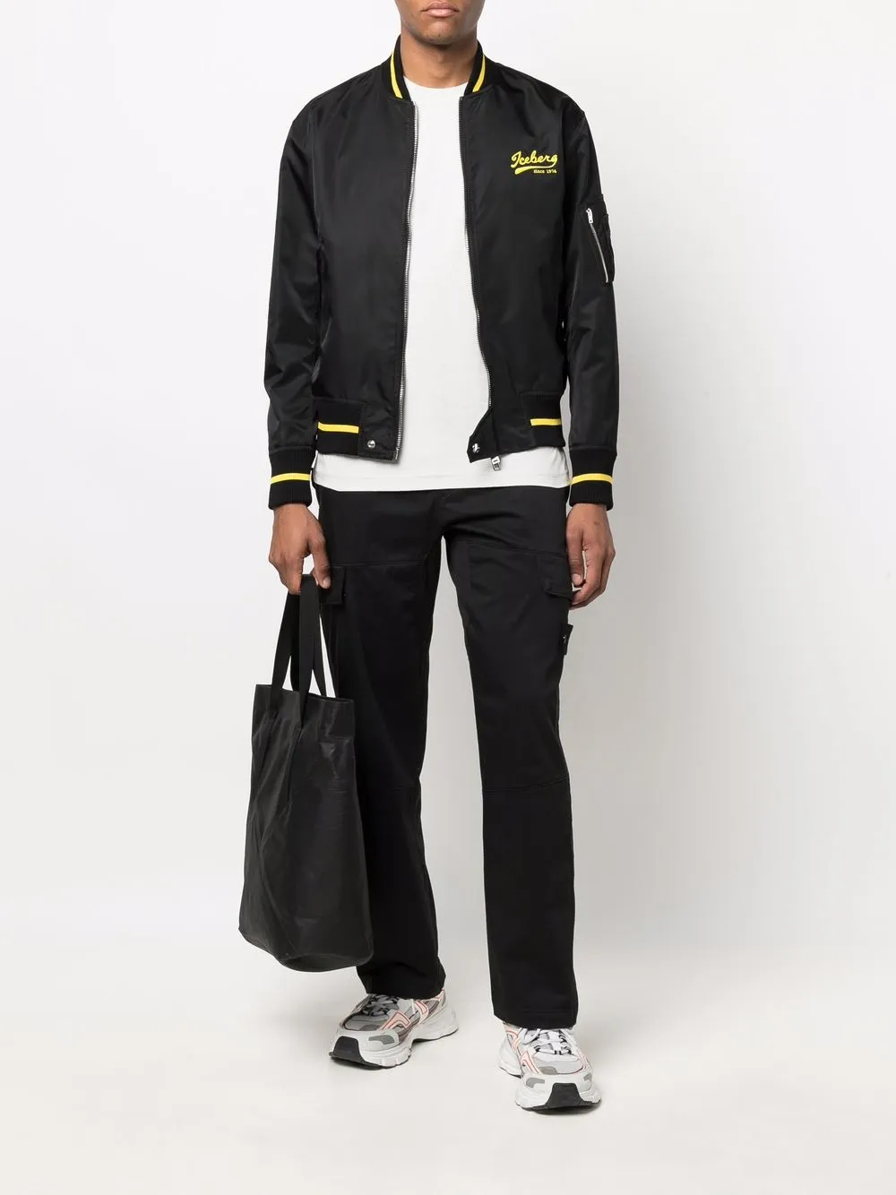 фото Iceberg бомбер с вышитым логотипом