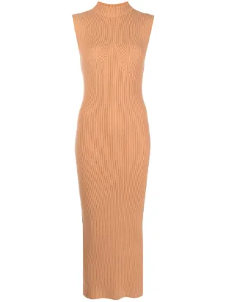arch4 in a dress