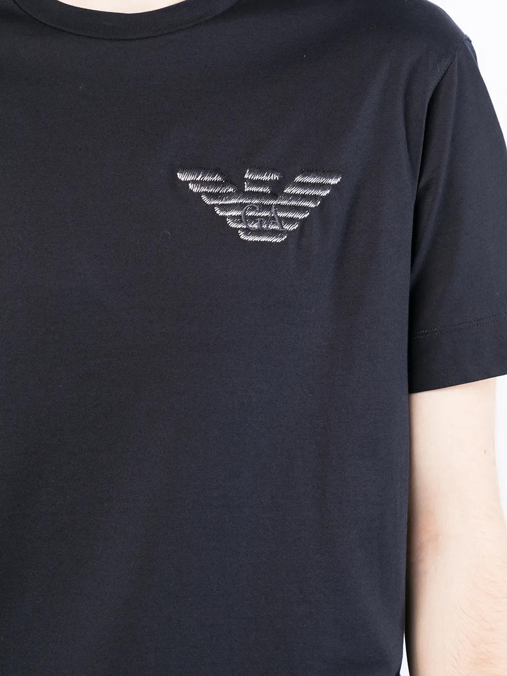 фото Emporio armani футболка с вышитым логотипом