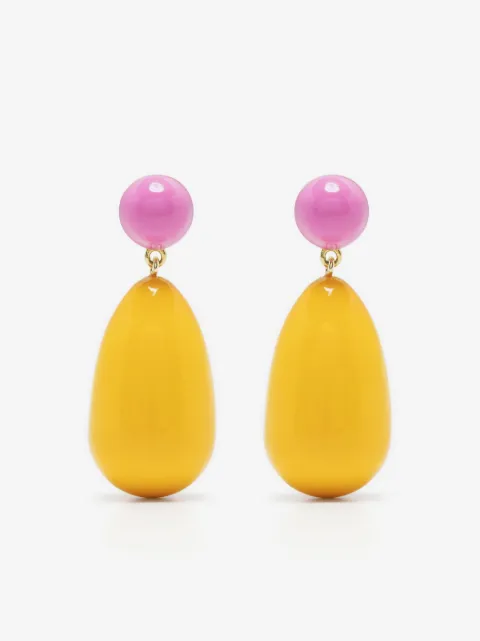Eshvi aretes en forma de lágrima con dije diseño de dos tonos