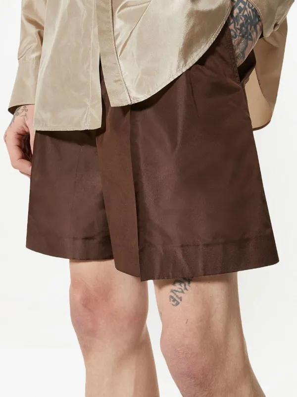 【送料&関税込】Valentino Creased Effect Shorts Valentino Garavani pressed-crease Shorts | Brown | FARFETCH JO