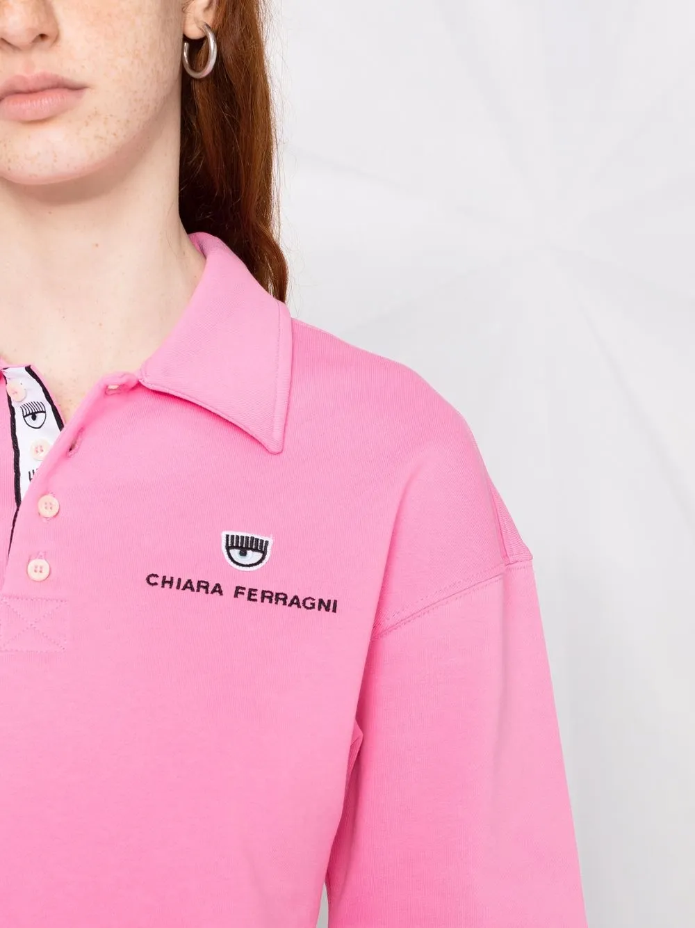 фото Chiara ferragni укороченная рубашка поло