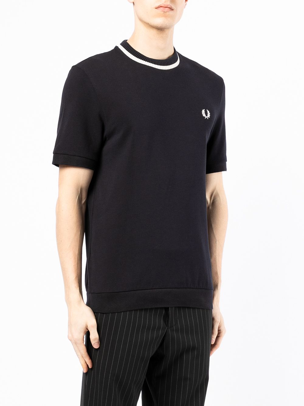 фото Fred perry футболка с вышитым логотипом