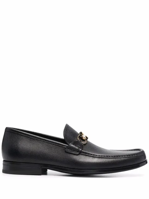Ferragamo Mocassim de couro com placa Gancini