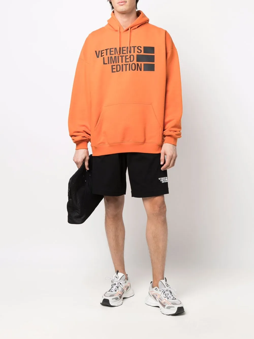 фото Vetements толстовка с логотипом