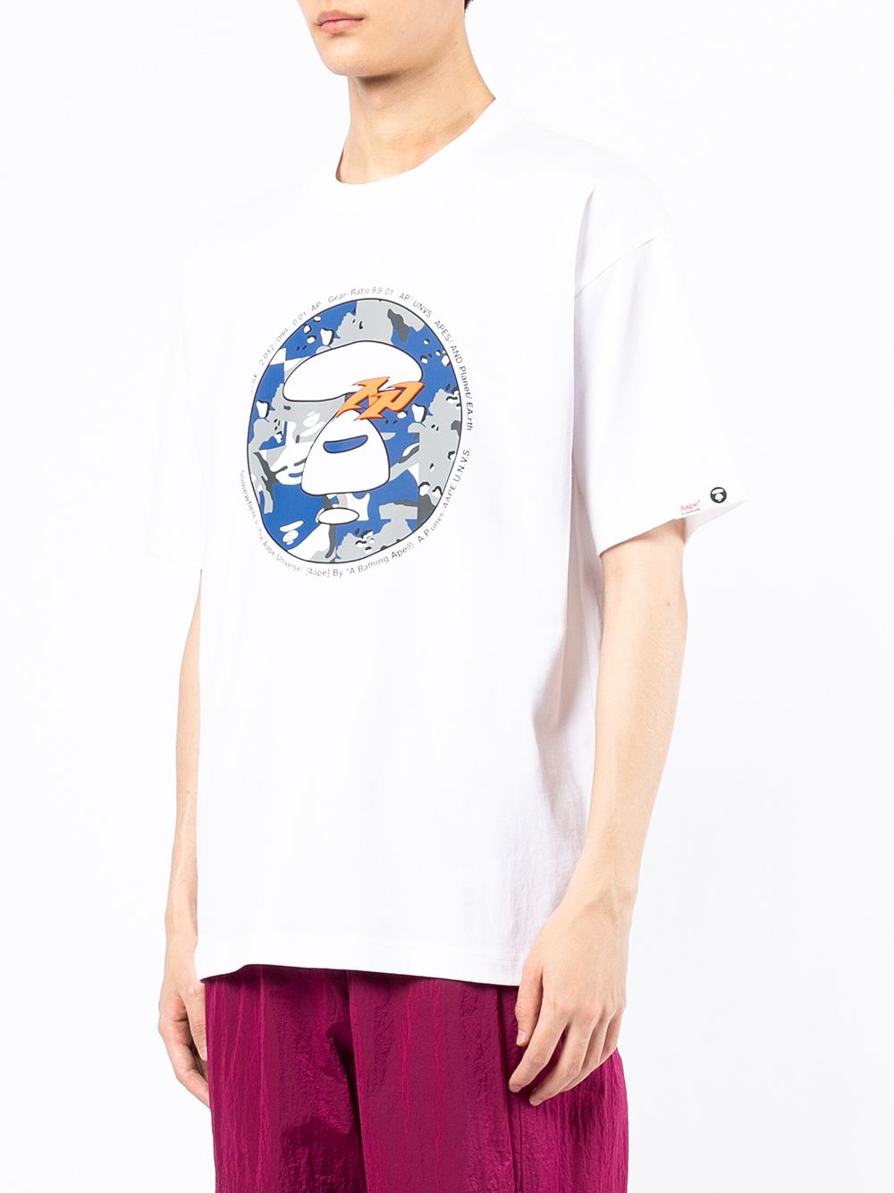 фото Aape by *a bathing ape® logo-print short-sleeved t-shirt