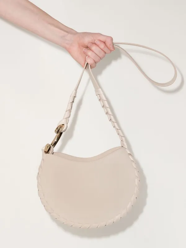 【送料&関税込】ChloAC Biscuit Leather Small Mate Crossbody Chloé Small Mate Cross Body Bag | Neutrals | FARFETCH