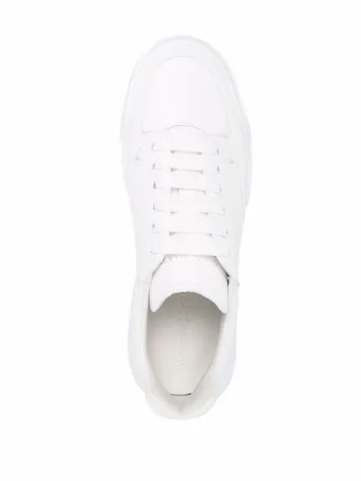 white plateau sneaker