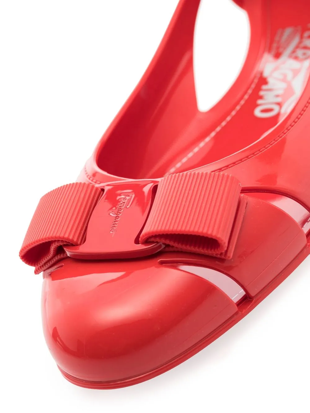 Ferragamo Vara Bow 镂空芭蕾平底鞋 Farfetch