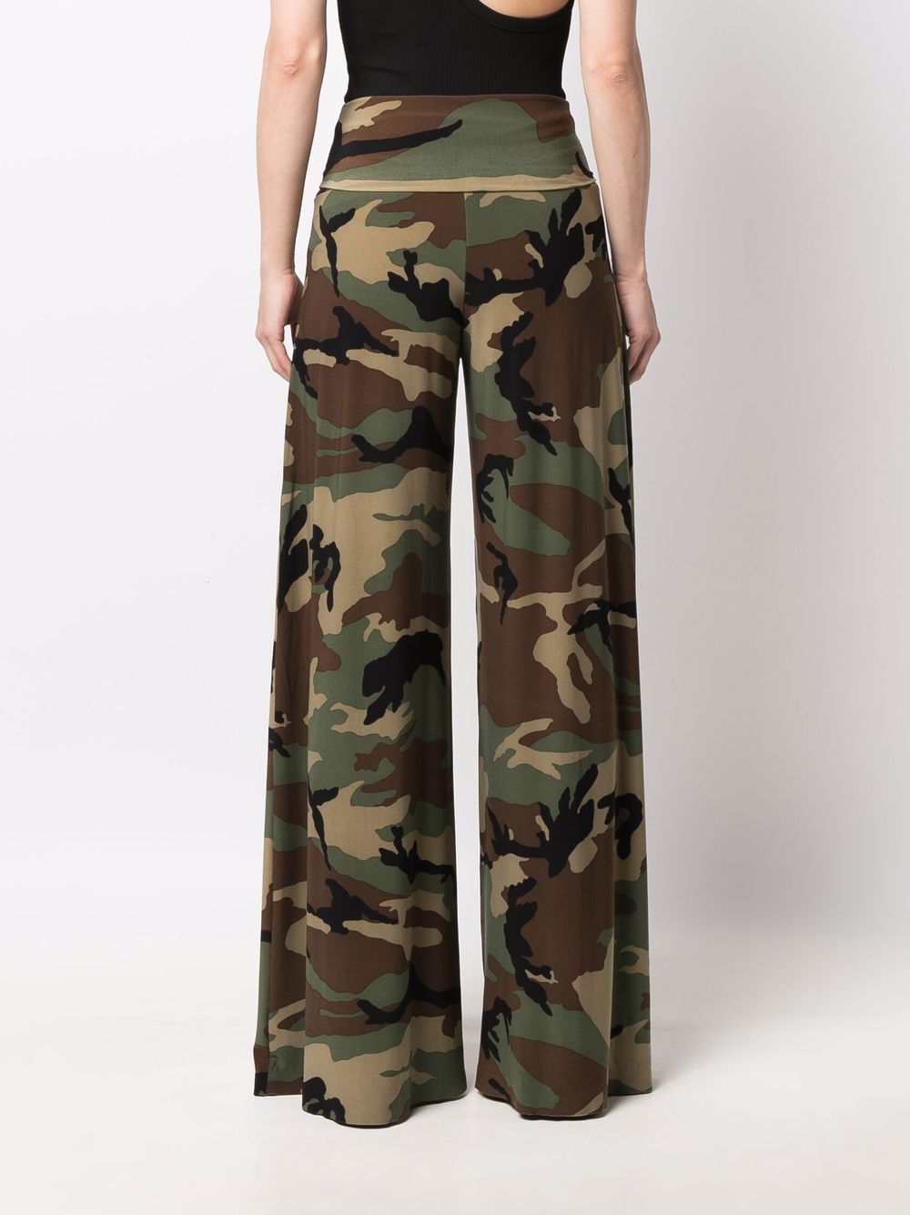 фото Norma kamali camouflage-print flared trousers