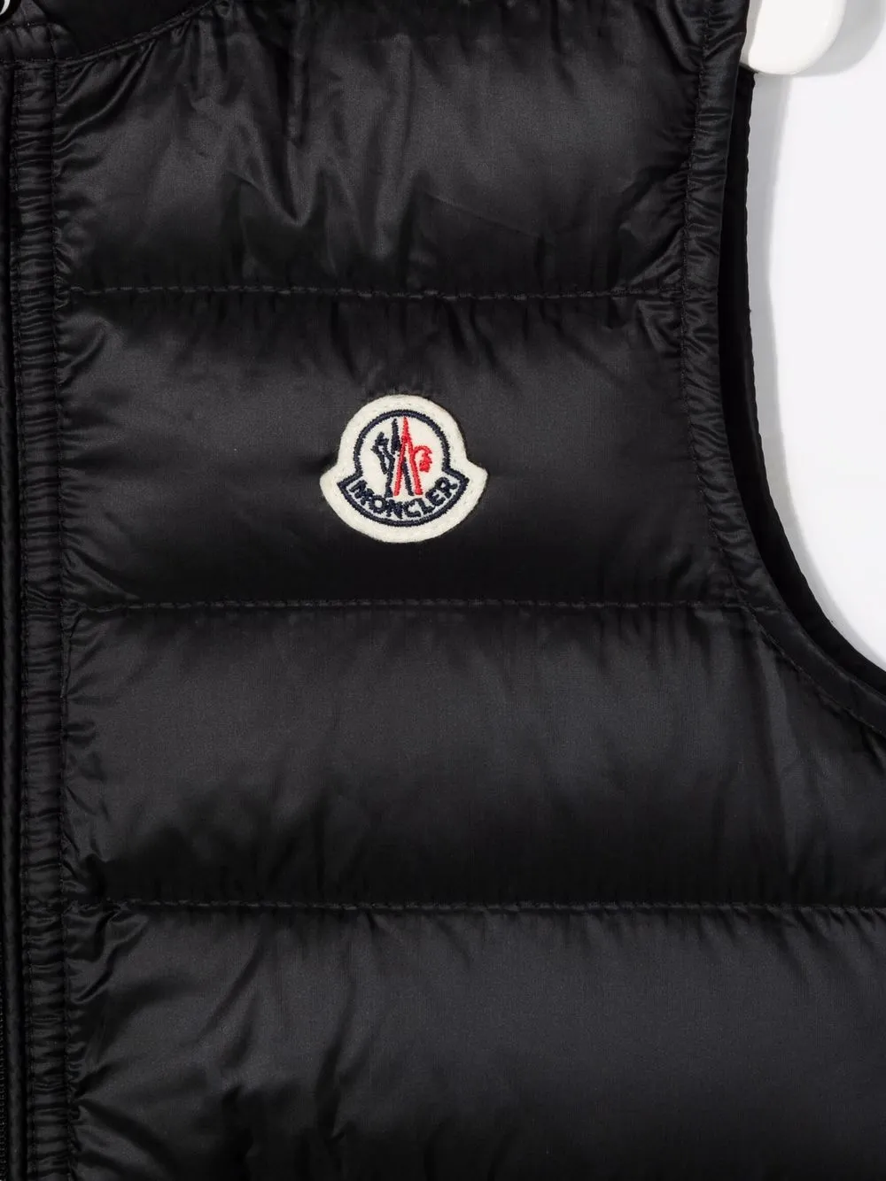 фото Moncler enfant дутый жилет с нашивкой-логотипом