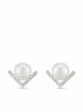 Mateo 14kt white gold right angle pearl stud earring